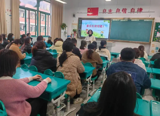 家长调整教育方式并进行心思干预后帮助学生大幅提升成果 家长调整教育方式并进行心思干预后帮助学生大幅提升成果